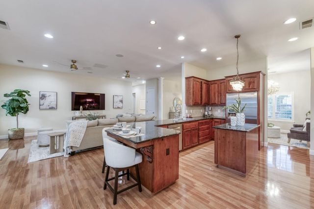 1565 S Indianola Avenue, Sanger, CA 93657