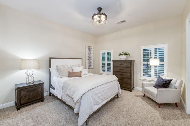 1565 S Indianola Avenue, Sanger, CA 93657