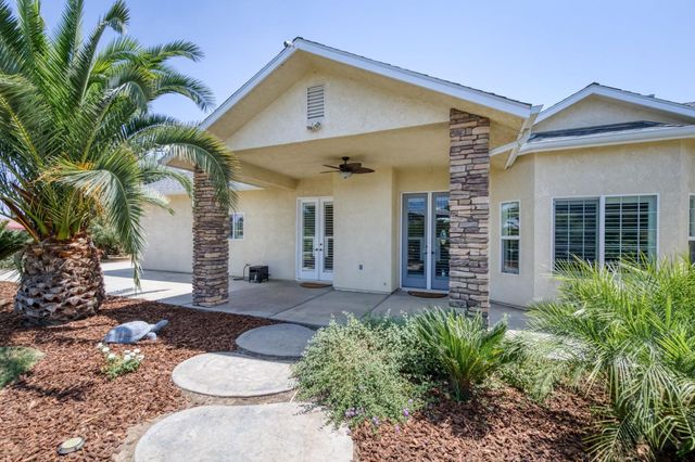 1565 S Indianola Avenue, Sanger, CA 93657