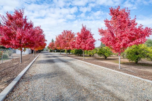 1565 S Indianola Avenue, Sanger, CA 93657