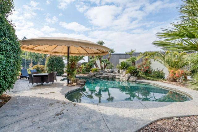 1565 S Indianola Avenue, Sanger, CA 93657