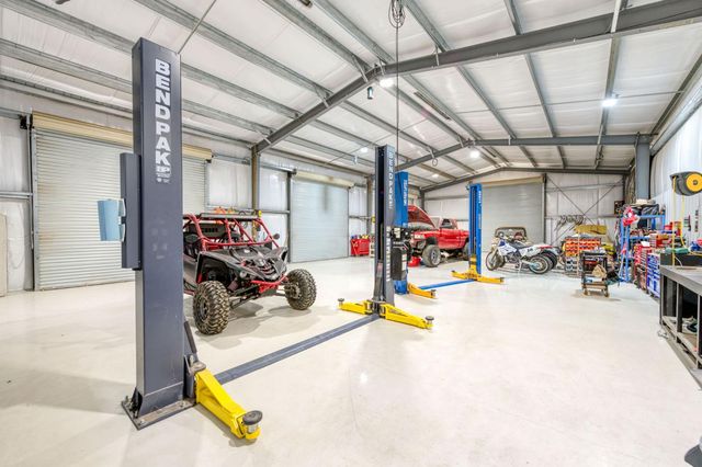 1565 S Indianola Avenue, Sanger, CA 93657