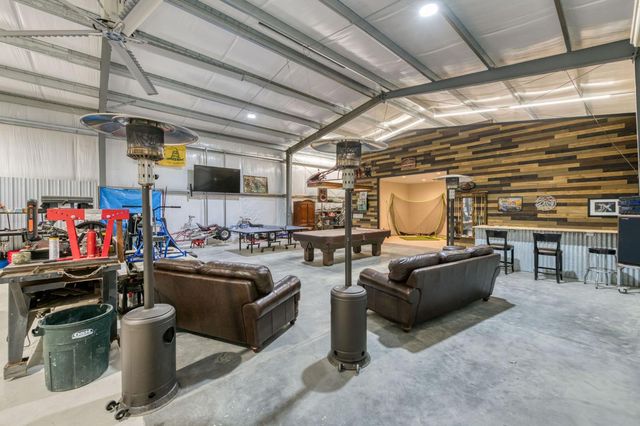 1565 S Indianola Avenue, Sanger, CA 93657