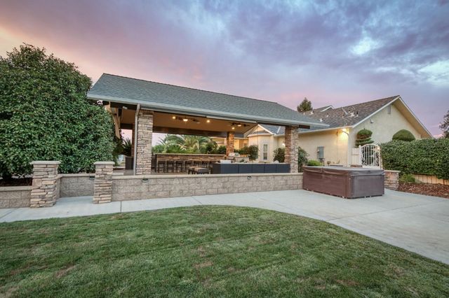 1565 S Indianola Avenue, Sanger, CA 93657