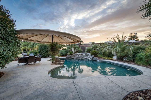 1565 S Indianola Avenue, Sanger, CA 93657