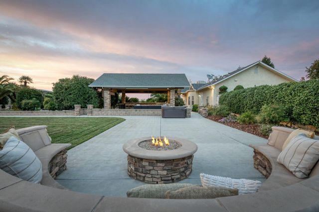 1565 S Indianola Avenue, Sanger, CA 93657