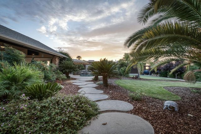 1565 S Indianola Avenue, Sanger, CA 93657