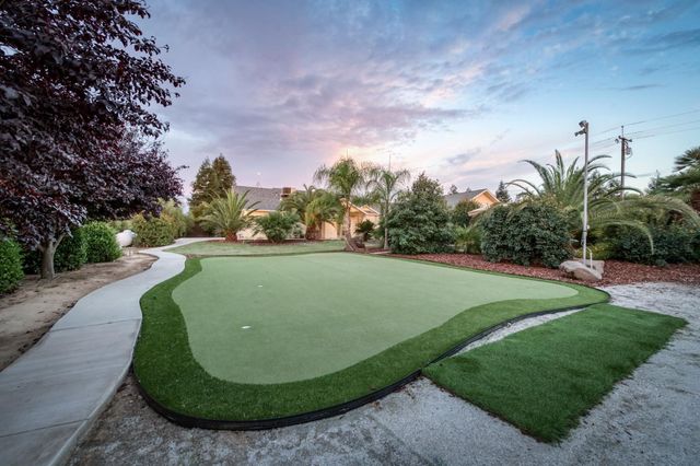 1565 S Indianola Avenue, Sanger, CA 93657