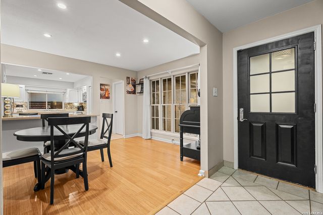 2522 Crow Valley, San Antonio, TX 78232