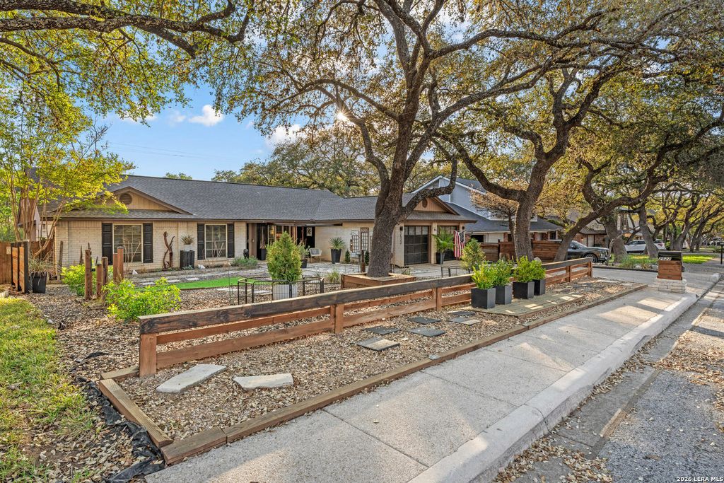 2522 Crow Valley, San Antonio, TX 78232