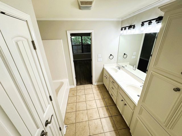 2017 Wild Iris Drive, Bossier City, LA 71112