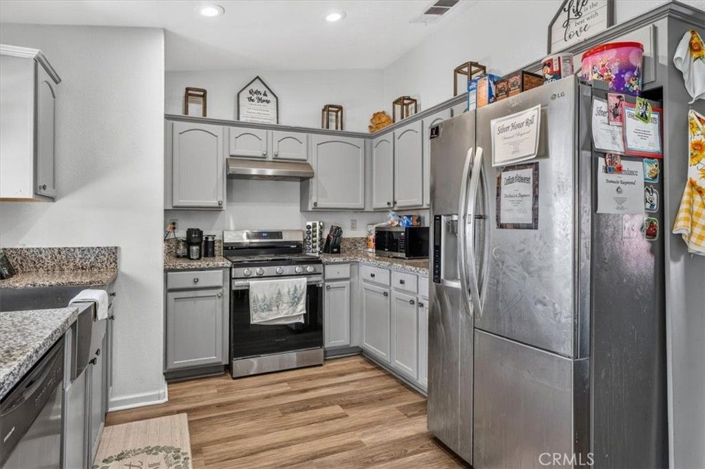 Image 6 of property listing at 13146 Mohawk, Apple Valley, CA 92308