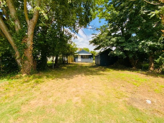 1448 E Florida Street, Springfield, MO 65803