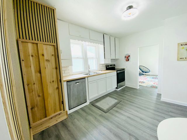 1448 E Florida Street, Springfield, MO 65803