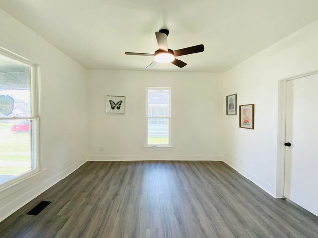 1448 E Florida Street, Springfield, MO 65803