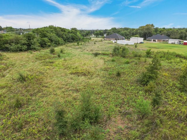 1061 Black Champ Road, Waxahachie, TX 75167