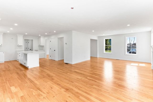 123 Center St, Raynham, MA 02767