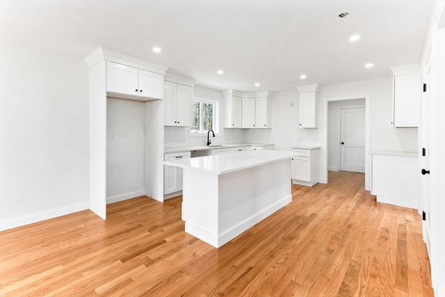 123 Center St, Raynham, MA 02767