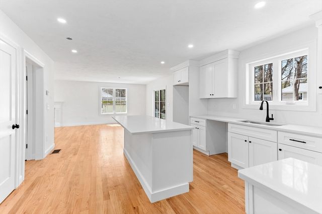 123 Center St, Raynham, MA 02767