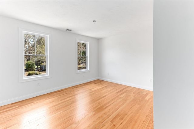 123 Center St, Raynham, MA 02767