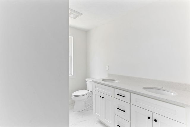 123 Center St, Raynham, MA 02767