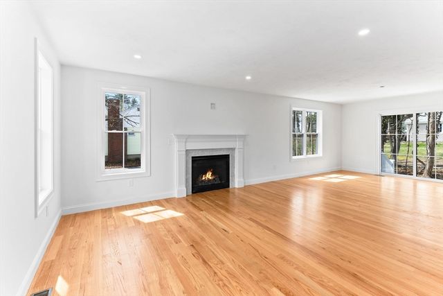 123 Center St, Raynham, MA 02767