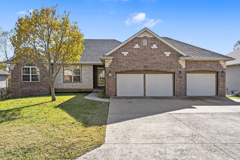 848 Rippling Creek Road, Nixa, MO 65714