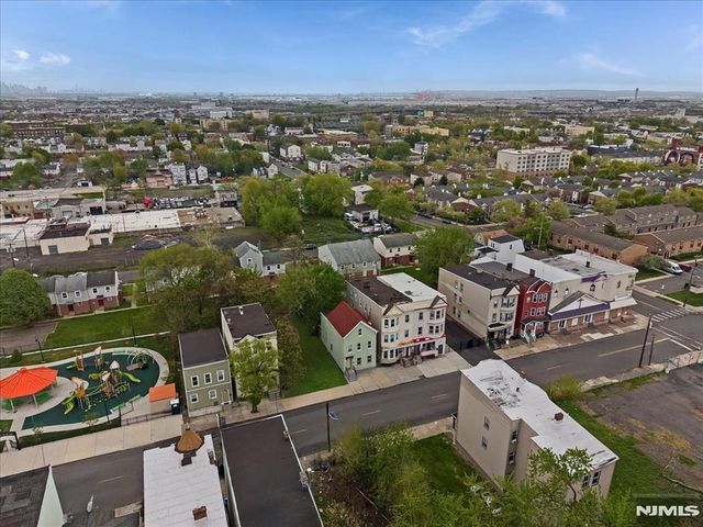 580 Hunterdon Street, Newark, NJ 07108