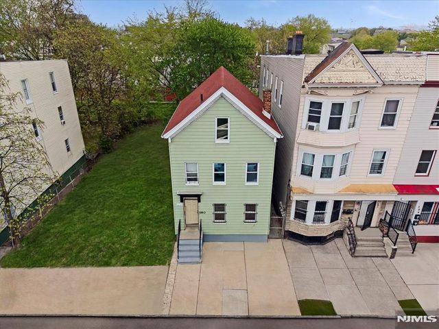 580 Hunterdon Street, Newark, NJ 07108