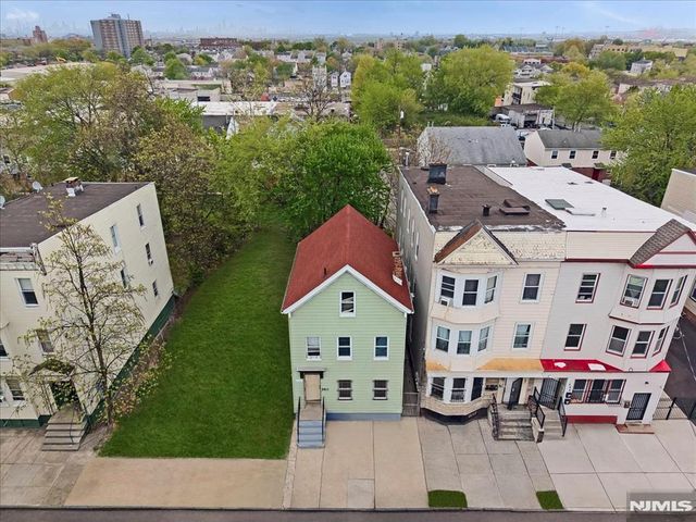 580 Hunterdon Street, Newark, NJ 07108