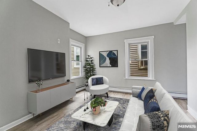 580 Hunterdon Street, Newark, NJ 07108