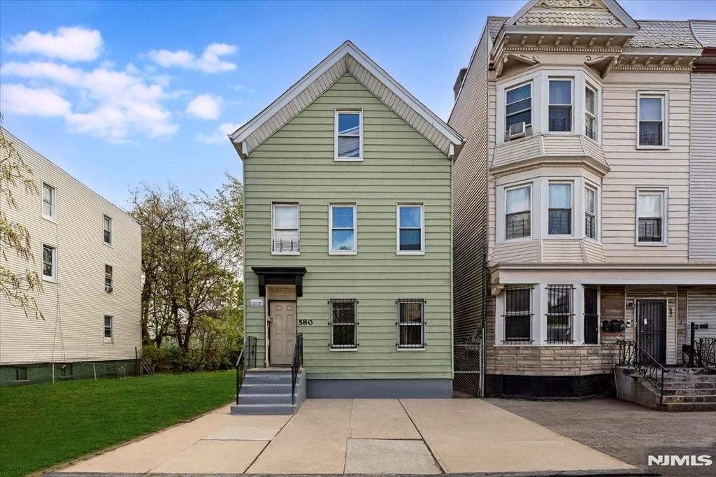 580 Hunterdon Street, Newark, NJ 07108