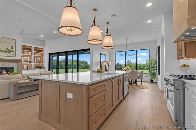 15227 S 27th East Avenue, Bixby, OK 74008