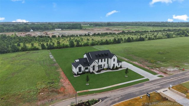15227 S 27th East Avenue, Bixby, OK 74008