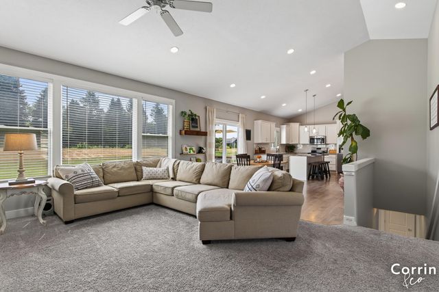 1520 Shenandoah Drive, Zeeland, MI 49464