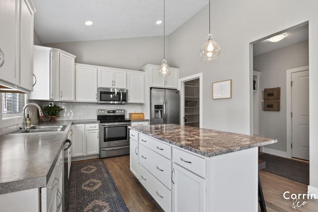 1520 Shenandoah Drive, Zeeland, MI 49464