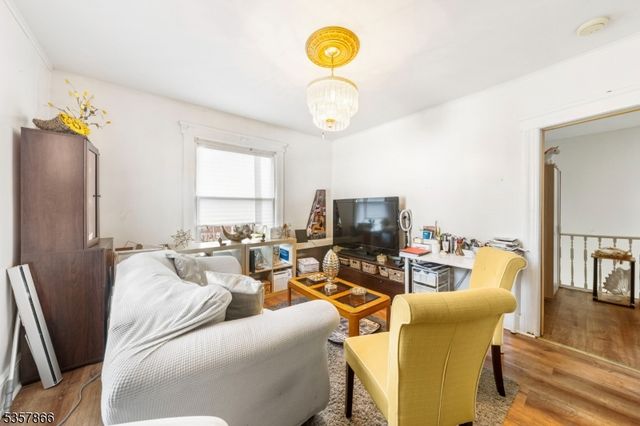 255 E Westfield Ave, Roselle Park Boro, NJ 07204