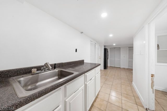 255 E Westfield Ave, Roselle Park Boro, NJ 07204