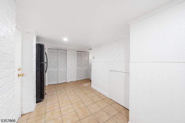 255 E Westfield Ave, Roselle Park Boro, NJ 07204