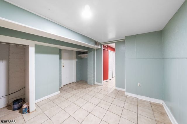 255 E Westfield Ave, Roselle Park Boro, NJ 07204