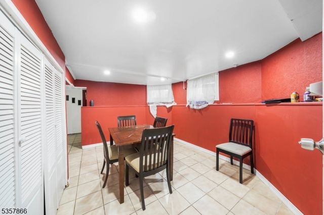 255 E Westfield Ave, Roselle Park Boro, NJ 07204