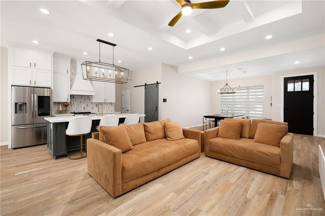 527 Hunter Drive, Alamo, TX 78516