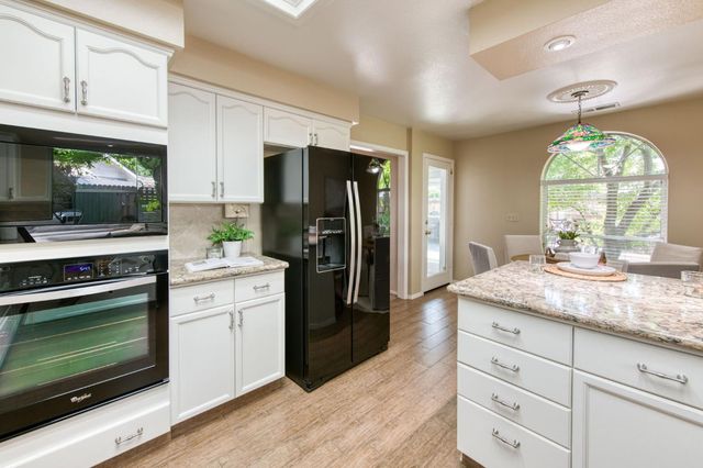 152 Karen Avenue, Clovis, CA 93612