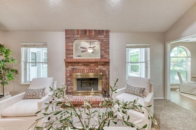 152 Karen Avenue, Clovis, CA 93612