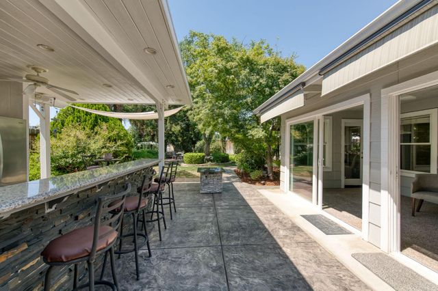 152 Karen Avenue, Clovis, CA 93612