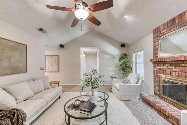 152 Karen Avenue, Clovis, CA 93612