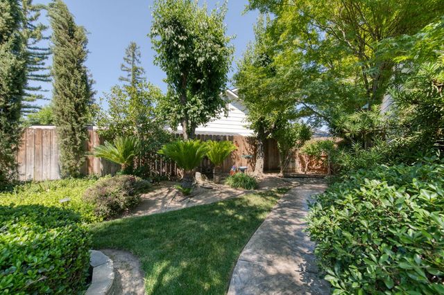 152 Karen Avenue, Clovis, CA 93612