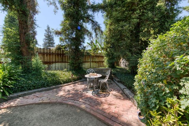 152 Karen Avenue, Clovis, CA 93612