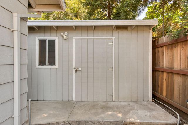 152 Karen Avenue, Clovis, CA 93612