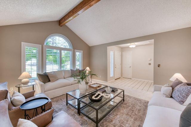 152 Karen Avenue, Clovis, CA 93612